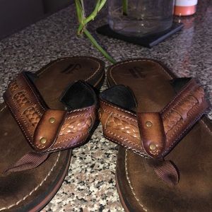 Clarks fenner brown flip flop sandals